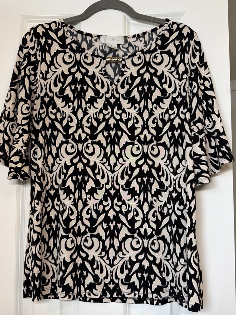 Emma & Olive Black and White Printed Short-Sleeve Top
